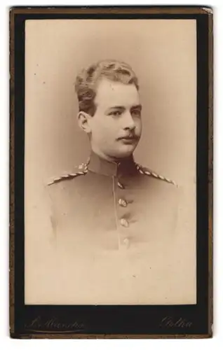 Fotografie B. Münchs, Gotha, junger Einjährig-Freiwilliger in Uniform