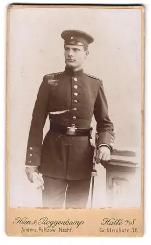 Fotografie Hein & Roggenkamp, Halle / Saale, Gr. Ulrichstr. 36, Soldat Willi Hammer in Uniform, Einjährig Freiwilliger