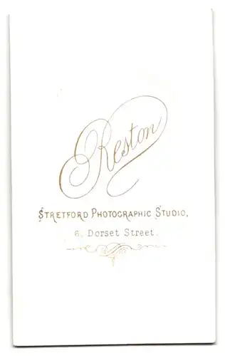 Fotografie Arthur Reston, Stretford, 6. Dorset Street, Junge Dame im Halbprofil