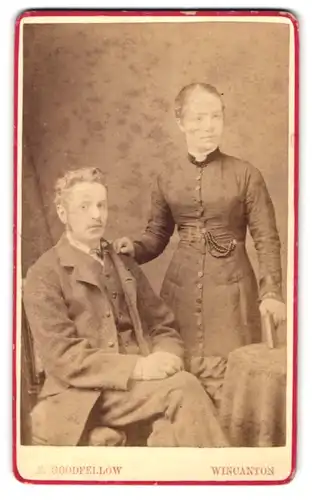 Fotografie E. Goodfellow, Wincanton, Portrait eines Ehepaars