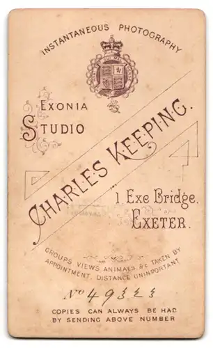 Fotografie Charles Keeping, Exeter, 1, Exe Bridge, Junger Herr im Anzug mit Krawatte