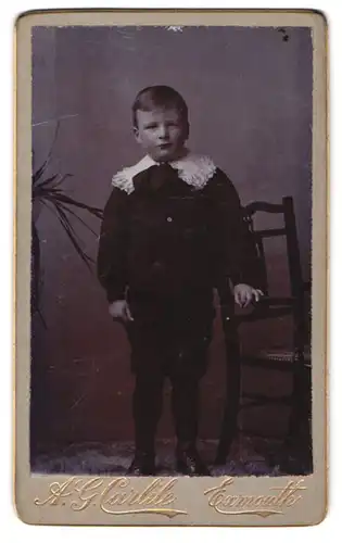 Fotografie A. G. Carlile, Exmouth, Junge in hübscher Kleidung