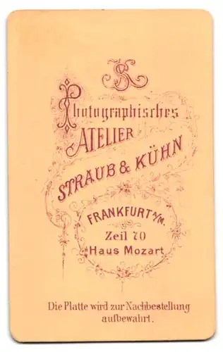 Fotografie Straub & Kühn, Frankfurt a. M., Zeil 70, Junger Herr im Anzug mit Bart