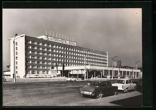 AK Gera, Autos vor dem Interhotel Gera