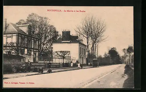 AK Boudeville, Le Mairie et les Ecoles