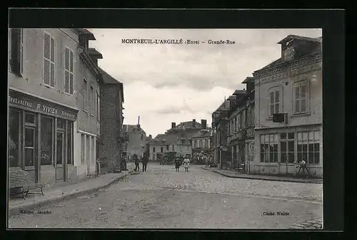 AK Montreuil-l`Argillé, Grande-Rue