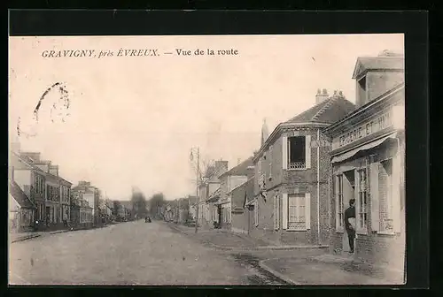 AK Gravigny, Vue de la route