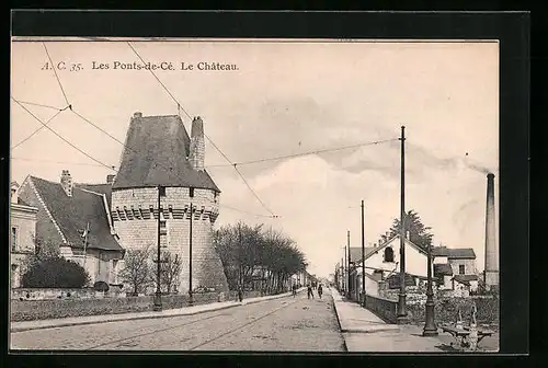 AK Les Ponts-de-Cé, Le Chateau