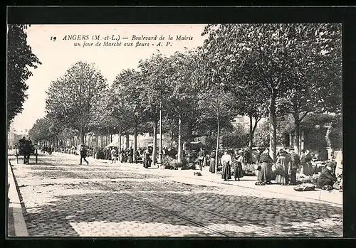 AK Angers, Boulevard de la Mairie un jour de Marchè aux fleurs