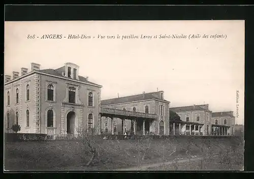 AK Angers, Hôtel Dieu, Vue vers le pavillon Leroy et Saint-Nicolas