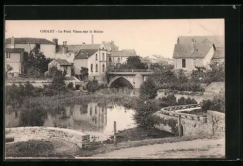 AK Cholet, Le Pont Vieux sur la Moine