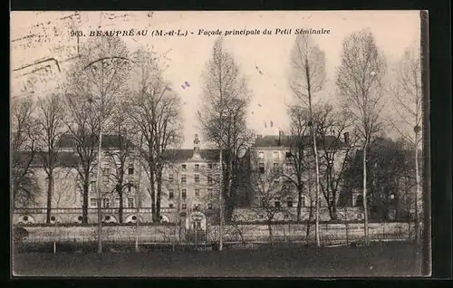 AK Beaupréau, Facade principale du Petit Séminaire