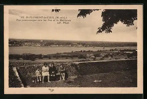 AK Saint-Florent-le-Vieil, Vue panoramique ves les Iles et la Meilleraie