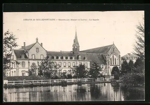 AK Bégrolles, Abbaye de Bellefontaine, La facade