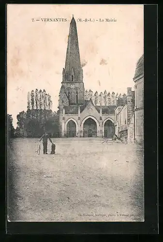 AK Vernantes, La Mairie
