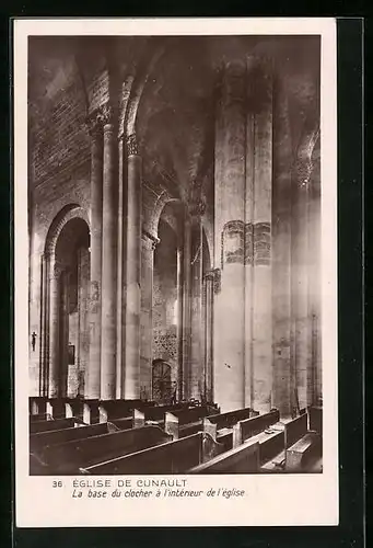 AK Tréves-Cunault, Eglise de Cunault, La base du clocher à l`intérieur de l`eglise