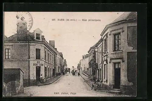 AK Faye, Rue principale