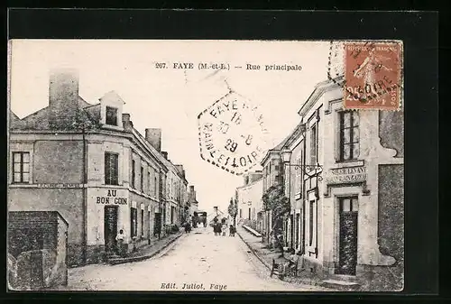 AK Faye, Rue principale