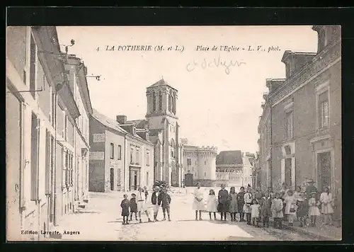AK La Potherie, Place de l`Eglise