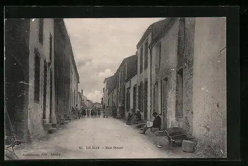 AK Le May, Rue Douce