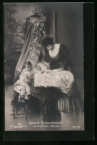 AK Kronprinzessin Cecilie mit ihren beiden Söhnchen