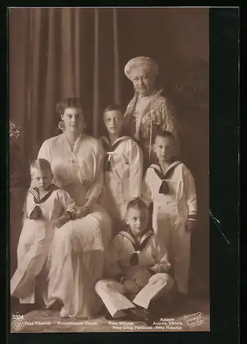 AK Kronprinzessin Cecilie mit ihren Söhnen und Kaiserin Auguste Viktoria
