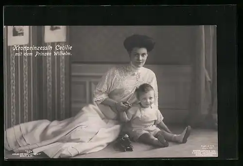 AK Kronprinzessin Cecilie mit dem Prinzen Wilhelm
