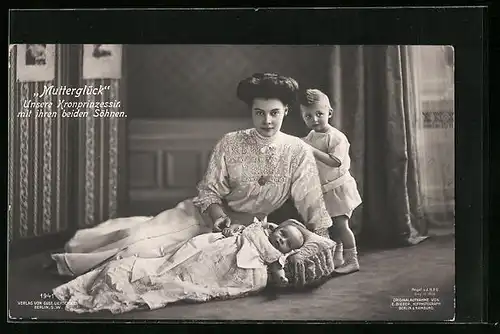 AK Mutterglück, Kronprinzessin Cecilie mit ihren beiden Söhnen