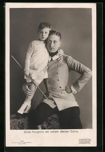 AK Der Kronprinz in Uniform mit seinem ältesten Sohne