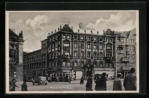 AK Posen, Strassenbahn am Hotel Bazar