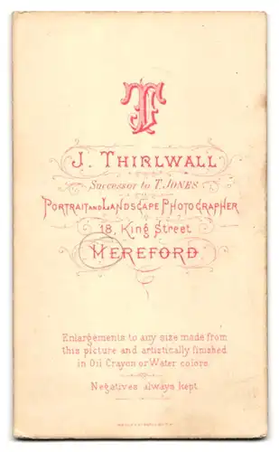 Fotografie J. Thirlwall, Hereford, 18. King Street, Junger Mann mit Bart und Anzug