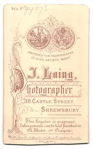 Fotografie J. Laing, Shrewsbury, Castle Street, Junge im Halbprofil