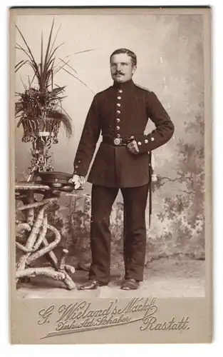 Fotografie G. Wieland`s Nachf., Rastatt, Soldat in Uniform Rgt. 25 mit Bajonett und Portepee