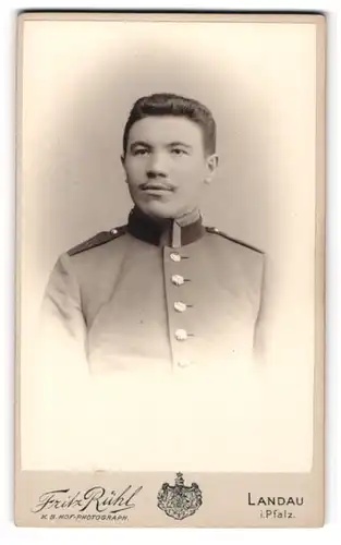 Fotografie Fritz Rühl, Landau i. Pf., junger Uffz. in Uniform Rgt. 18