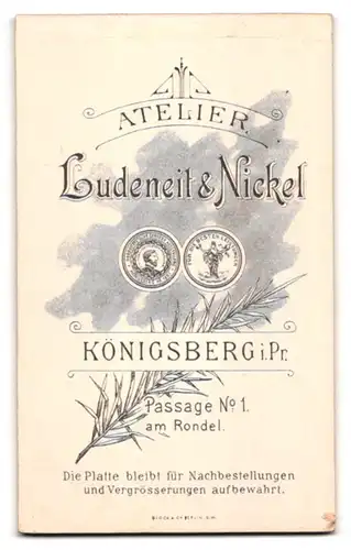Fotografie Ludeneit & Nickel, Königsberg i. Pr., Passage 1, Soldat in Uniform Rgt. 43 mit Orden an der Brust, Bajonett