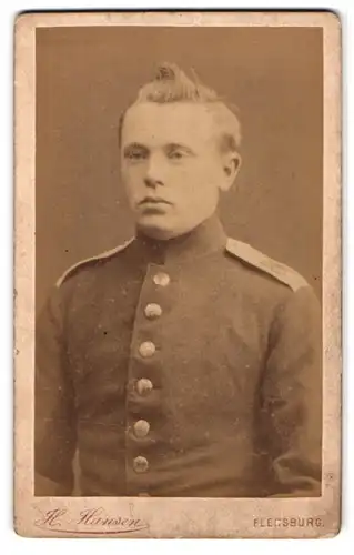 Fotografie H. Hansen, Flensburg, junger Soldat in Uniform Rgt. 86 mit Tolle