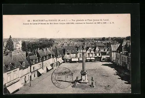 AK Beaufort-en-Vallée, Vue generale te Place Jeanne de Laval