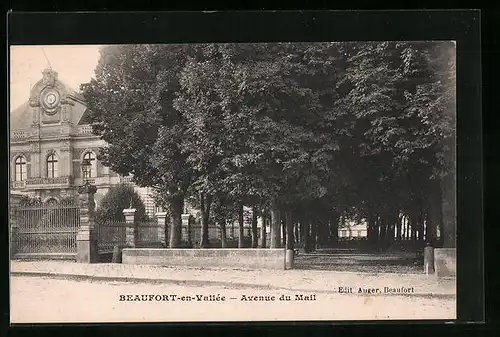 AK Beaufort-en-Vallée, Abenue du Mail