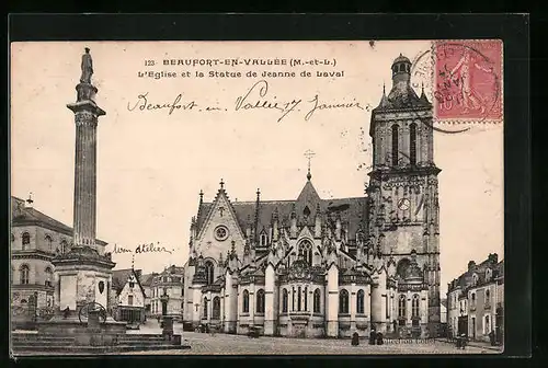 AK Beaufort-en-Vallée, L`Eglise et la Statue de Jeanne de Laval