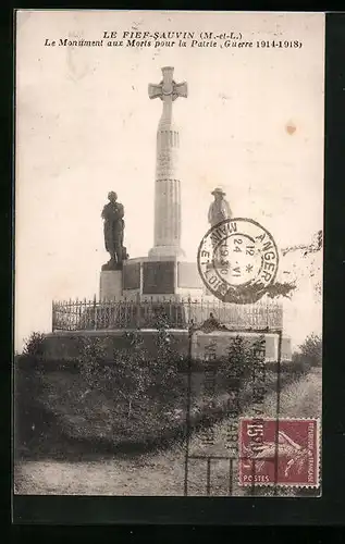 AK Le Fief-Sauvin, Le Monument aux Morts pour la Patrie