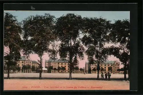 AK Worms a. Rh., Kasernenhof