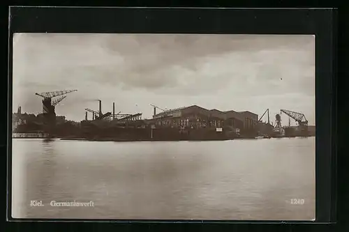 AK Kiel, Germaniawerft am Hafen