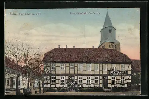 AK Gronau i. H., Landwirtschaftliche Schule mit Schülern und Sparkassenschild