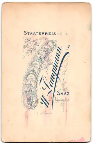 Fotografie W. Langmann, Saaz, Drei junge Mädchen in hübscher Kleidung