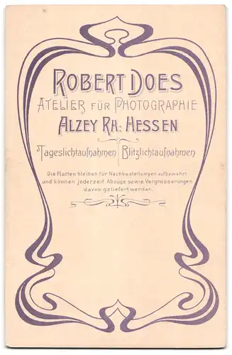 Fotografie Robert Does, Alzey / Rhein-Hessen, elegantes Paar mit Tochter im Matrosenanzug