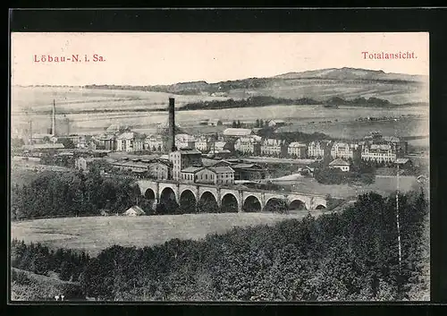 AK Löbau /Sa., Totalansicht mit Brücke