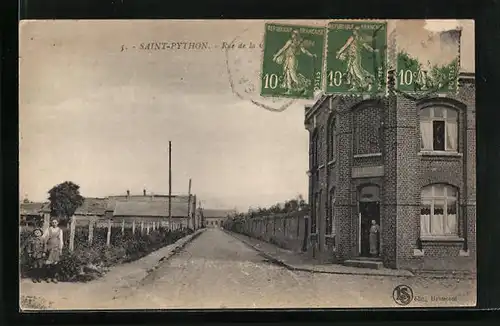 AK Saint-Python, Une Rue