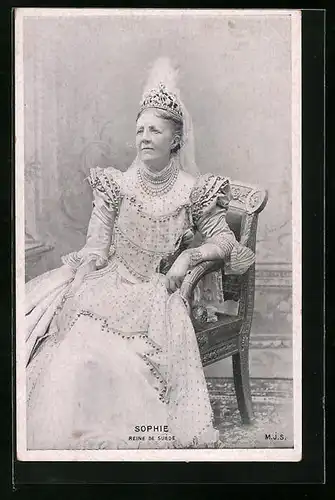 AK Königin Sophie von Schweden auf einem Stuhl sitzend