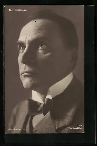 AK Schauspieler Alfred Bassermann mit ernstem Blick