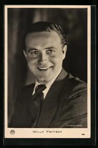 AK Schauspieler Willy Fritsch mit Anzug und Krawatte